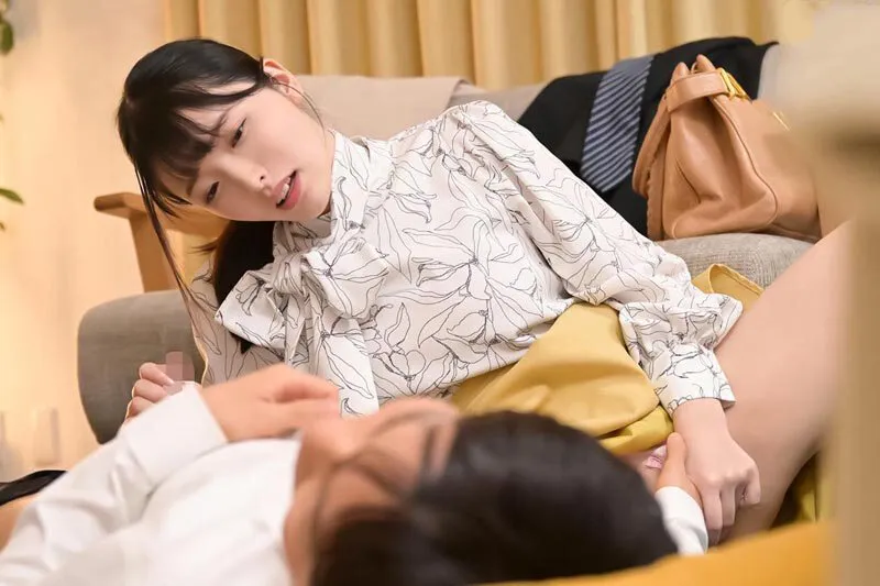 đồng nghiệp nữ nhút nhát và ít nói nhưng khi uống rượu lại trở nên dâm đãng